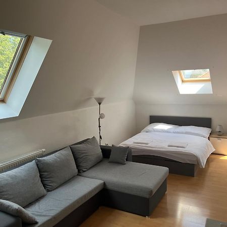 Apartmany V Zlatej Ulicke บอยนิตแซ ภายนอก รูปภาพ