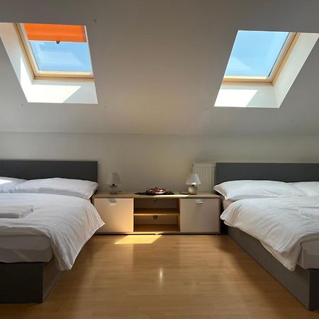 Apartmany V Zlatej Ulicke บอยนิตแซ ภายนอก รูปภาพ