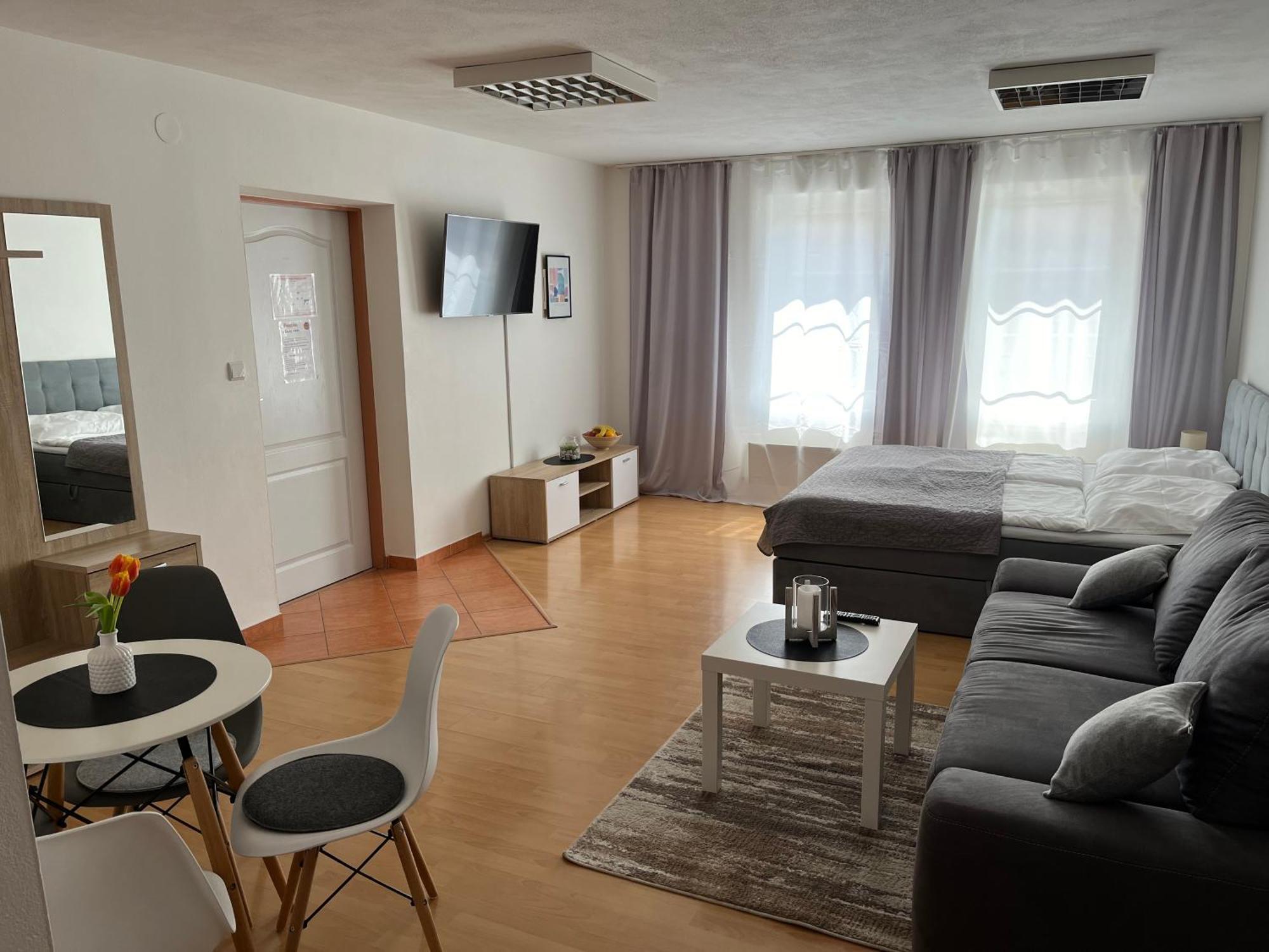 Apartmany V Zlatej Ulicke บอยนิตแซ ภายนอก รูปภาพ