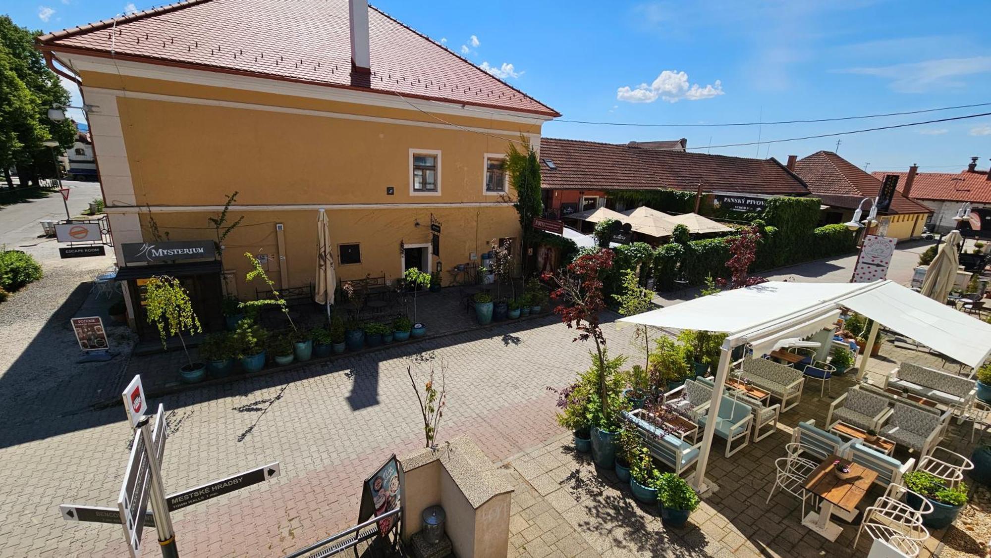 Apartmany V Zlatej Ulicke บอยนิตแซ ภายนอก รูปภาพ