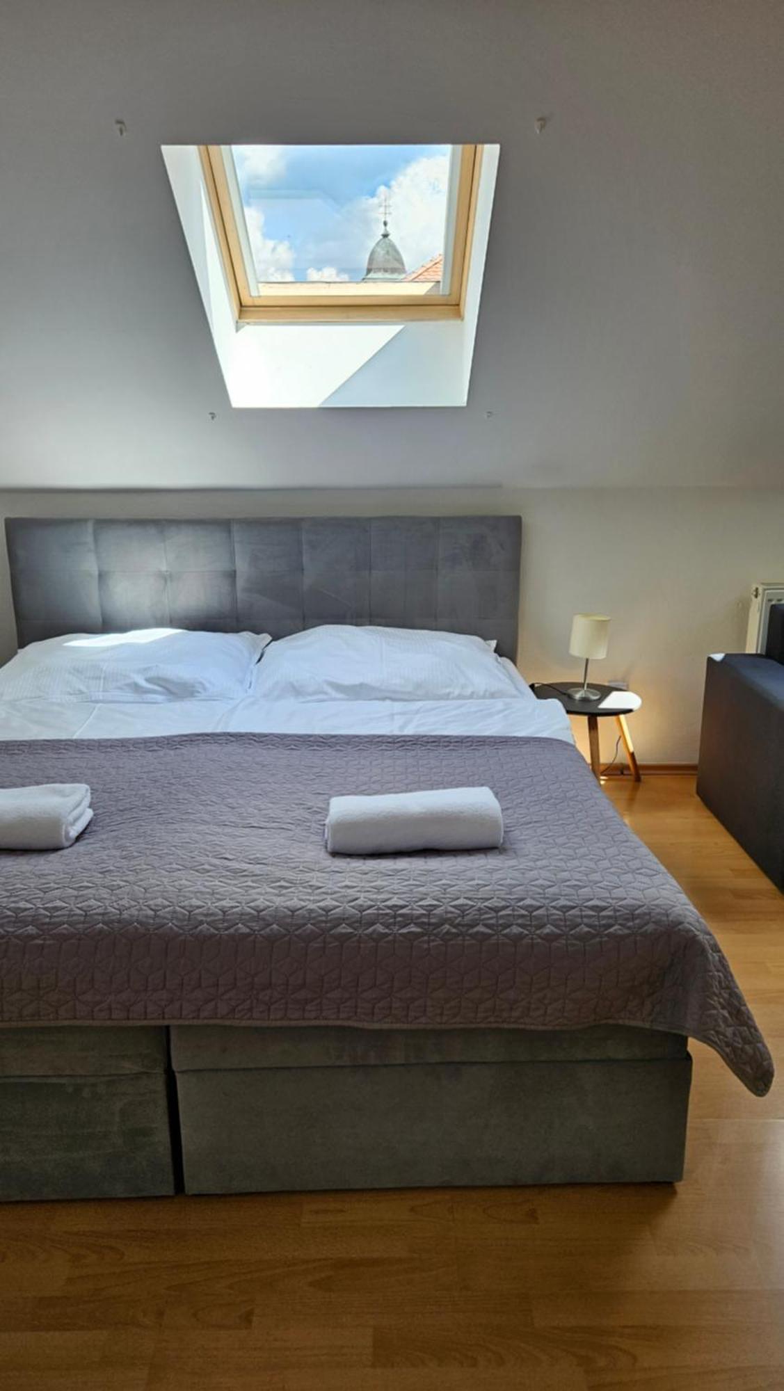 Apartmany V Zlatej Ulicke บอยนิตแซ ภายนอก รูปภาพ