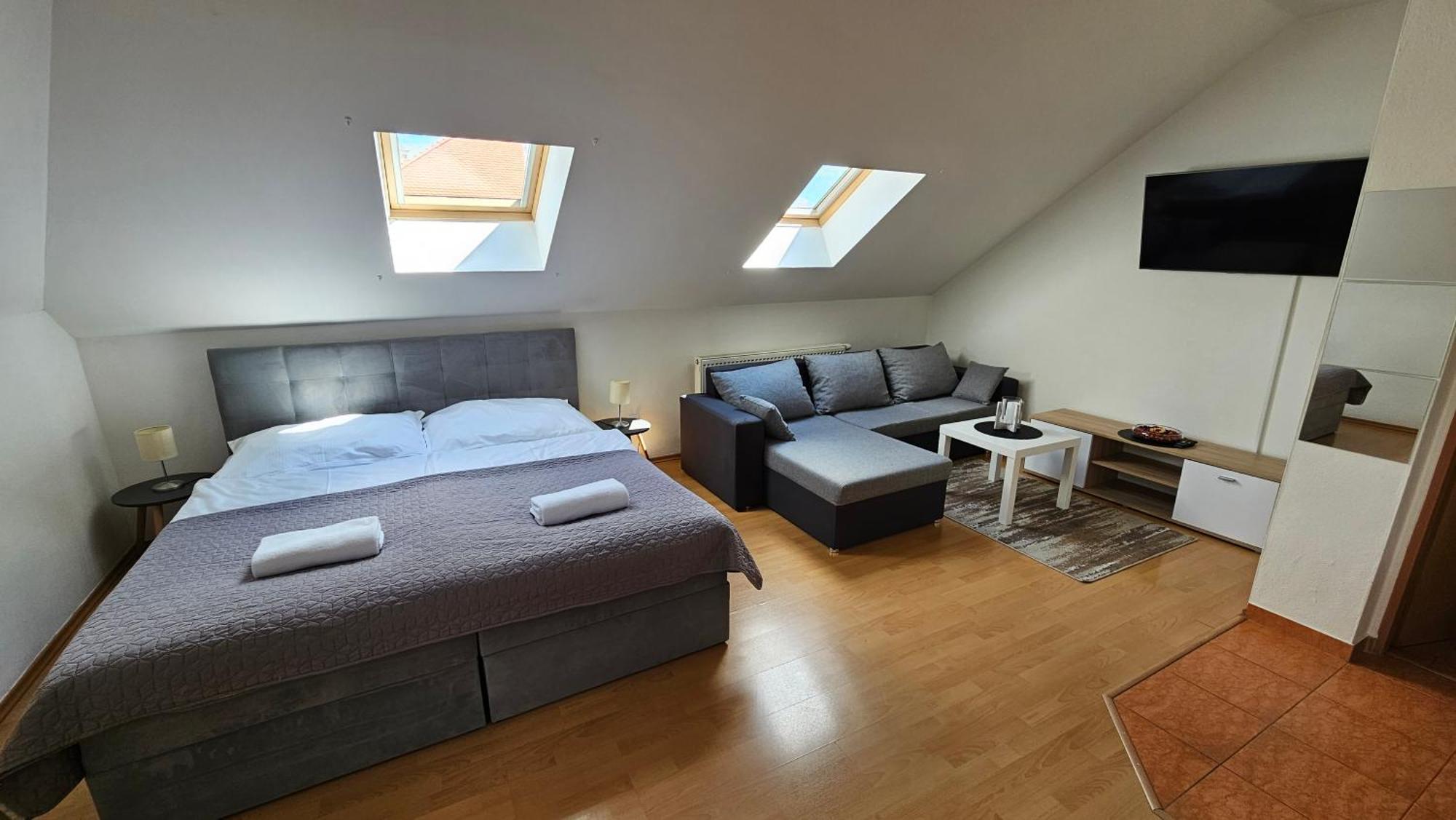 Apartmany V Zlatej Ulicke บอยนิตแซ ภายนอก รูปภาพ