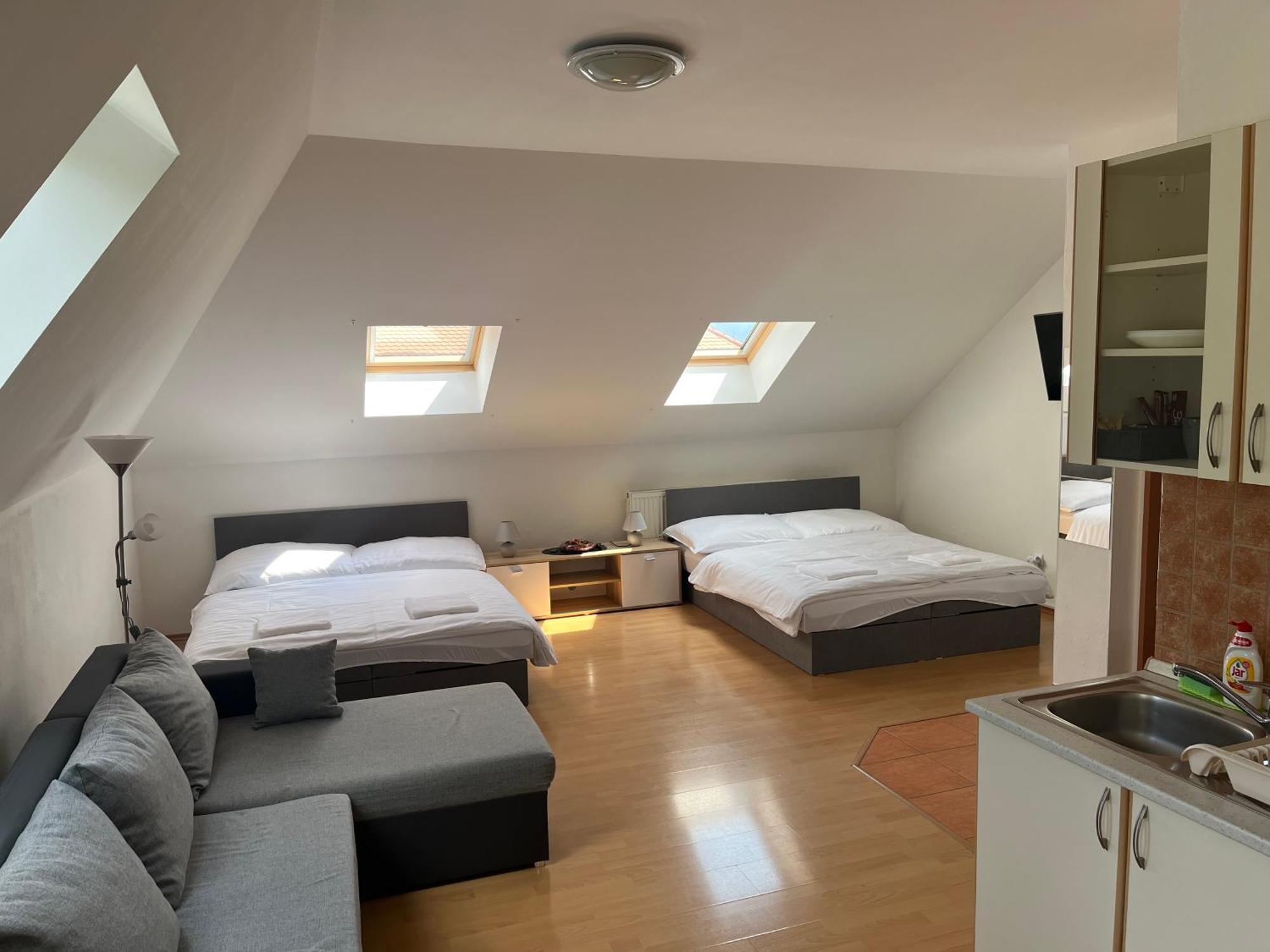 Apartmany V Zlatej Ulicke บอยนิตแซ ภายนอก รูปภาพ